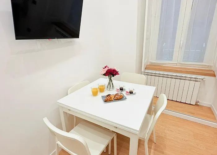 Apartment Duomo Luxury House Neapel
